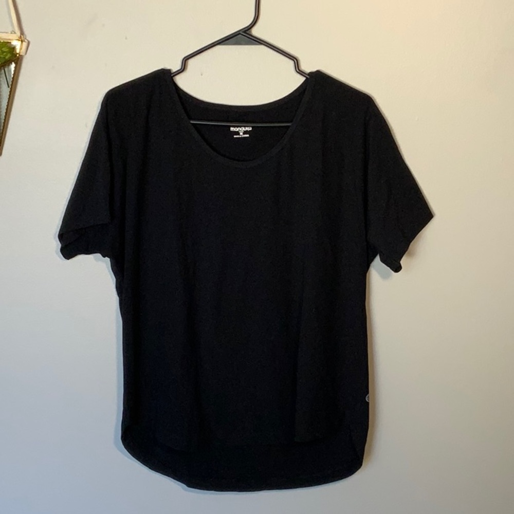 Mandela Scoop Neck Yoga Tshirt